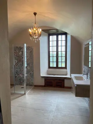 Salle de bains dans l'établissement Château du Montellier