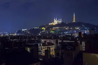 Vue générale sur la montagne ou vue sur la montagne depuis l'appartement