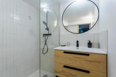 Salle de bains dans l'établissement West Garden Appartement 56 m2 calme et terrasse