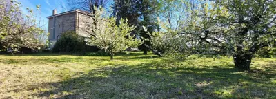 Jardin de l'établissement Stop Chez M Daisy # Qualité # Confort # Simplicité