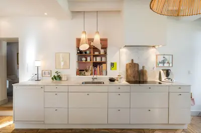 Cuisine ou kitchenette dans l'établissement Maison Ré - chic and relaxed house with pool and garden