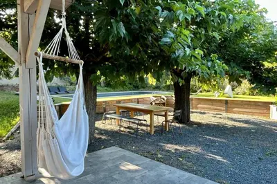 Jardin de l'établissement Les Muriers - Stunning wooden modern house
