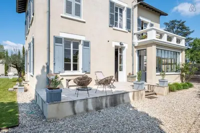 Jardin de l'établissement Les Cyprès - Amazing house with garden and pool