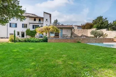 Jardin de l'établissement Les Pierres Sèches - house with pool and open view near the village