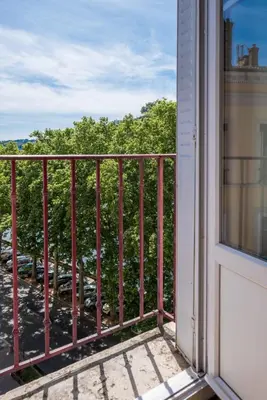 Balcon ou terrasse dans l'établissement Sand - Renovated top floor apartment