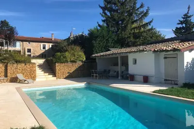 Piscine de l'établissement Le Cerf - House with view and swimming pool ou située à proximité