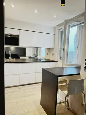 Cuisine ou kitchenette dans l'établissement Blue King Suite - Triangle d'Or