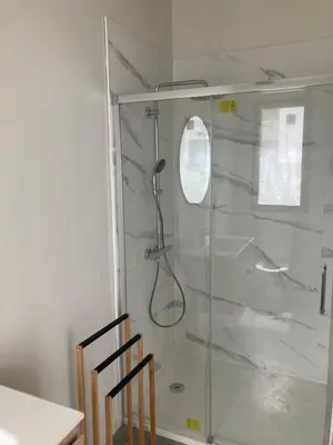 Salle de bains dans l'établissement Le Nid Dardilly