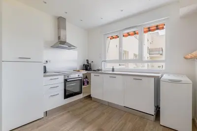 Cuisine ou kitchenette dans l'établissement LE LAC - Appartement 15' Partdieu et Bellecour