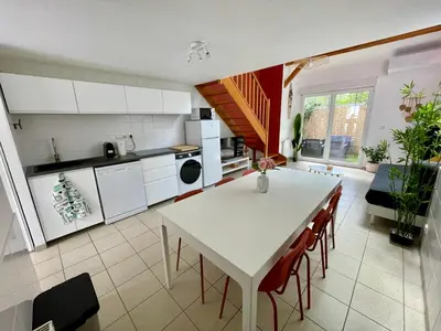 Cuisine ou kitchenette dans l'établissement BnGo I Maison Terracotta I Jardin, Garage, 3 chambres, 9 personnes