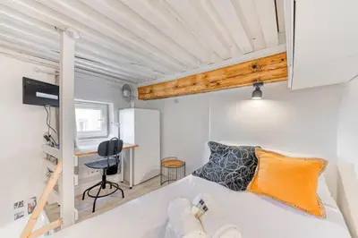 Télévision ou salle de divertissement dans l'établissement GuestReady - Calming Respite in Vieux Lyon