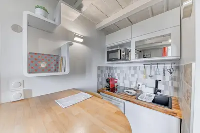 Cuisine ou kitchenette dans l'établissement GuestReady - Calming Respite in Vieux Lyon