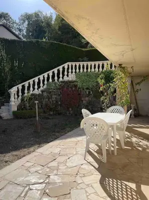 Jardin de l'établissement Le Priest - Calme, hopital nord, fac de médecine