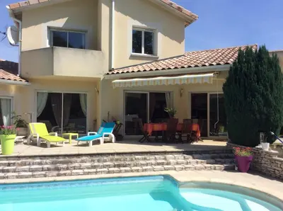 Piscine de l'établissement Chez Nath et Scott ou située à proximité