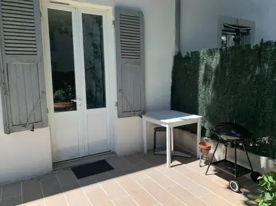 Jardin de l'établissement HOMEYPIC T3 en rez de jardin proche de Lyon