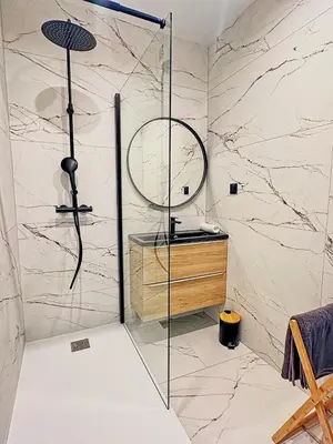 Salle de bains dans l'établissement chic & élégant