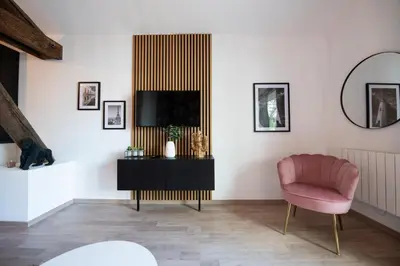 Télévision ou salle de divertissement dans l'établissement Suite Kella 2 - Tassin - Beau studio rénové