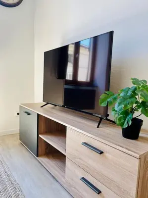 Télévision ou salle de divertissement dans l'établissement Le République 2, Gare, Centre-Ville