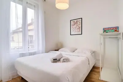Un ou plusieurs lits dans un hébergement de l'établissement L'Origami - Lovely Newly Renovated Apartment with garage - Villeurbanne