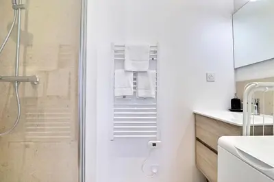 Salle de bains dans l'établissement L'Origami - Lovely Newly Renovated Apartment with garage - Villeurbanne