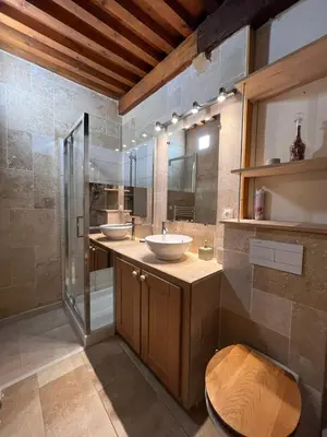 Salle de bains dans l'établissement Charming duplex with panoramic view of Cordeliers