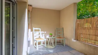 Balcon ou terrasse dans l'établissement Cosy studio avec terrasse et parking privé gratuit, idéal pour explorer Lyon