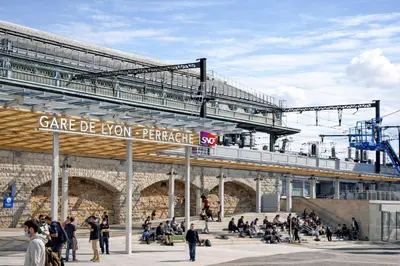 Clients de l'établissement T2 calme avec parking entre Perrache et Confluence