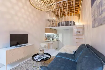 Télévision ou salle de divertissement dans l'établissement Studio bohème-chic, coeur de Presqu'île, Perrache