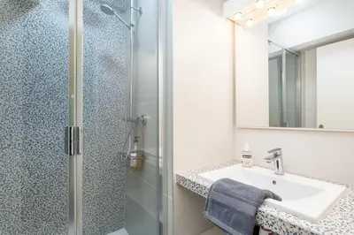Salle de bains dans l'établissement L'Azalée - 106m2 avec BALCONS & PARKING - proche hôpitaux & métro
