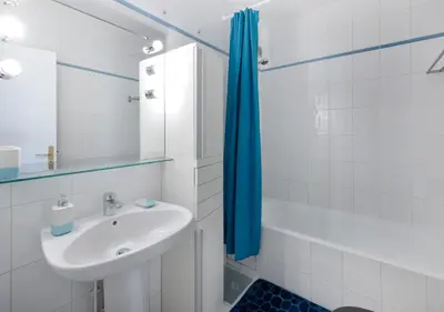 Salle de bains dans l'établissement Appartement cosy - Tonkin, parc Tête d'or