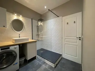 Salle de bains dans l'établissement Bel appartement spacieux, climatisé - Lyon centre