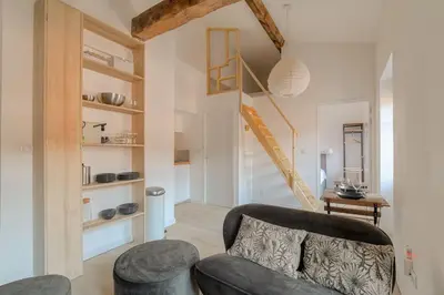 Cuisine ou kitchenette dans l'établissement Joli T2 avec mezzanine, secteur gare, Lyon 3 - rue Baraban