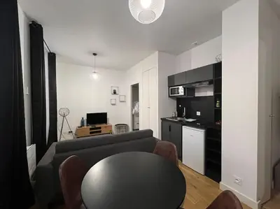 Cuisine ou kitchenette dans l'établissement Studio chaleureux, proche gare, Lyon 3