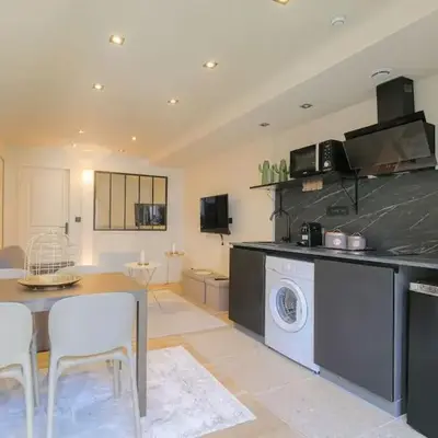 Bright & Cozy Apartment in Villeurbanne