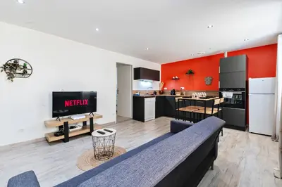 Cuisine ou kitchenette dans l'établissement Le splendide - T2 neuf - Montluel