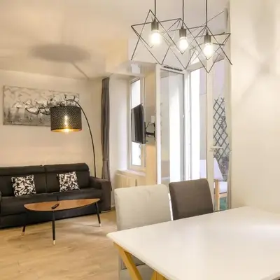 Appartement avec terrasse - Proche Berges du Rhône