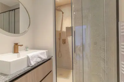 Salle de bains dans l'établissement Joli T1 pour 4, Champagne, Monts d'Or, Lyon