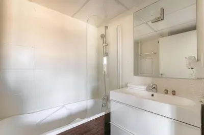 Salle de bains dans l'établissement Bel appartement avec vue imprenable, Lyon-Vaise