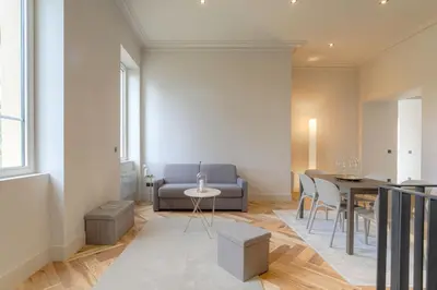 Coin salon dans l'établissement Superbe duplex avec parking, Tour-de-Salvagny