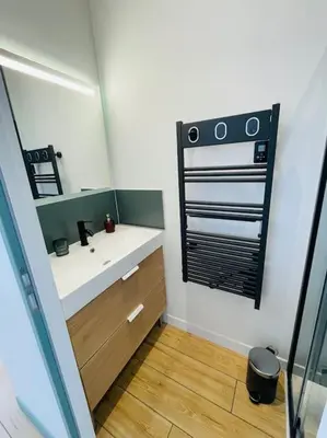 Salle de bains dans l'établissement Studio Ô terrasses de Virieu