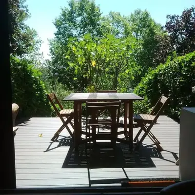 Appartement en Rez de jardin climatisée 2 pièces-cuisine avec terrasse et jardin