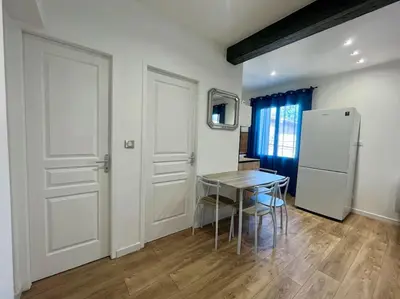 Plan de l'établissement T2 rénové à 15 min de Lyon