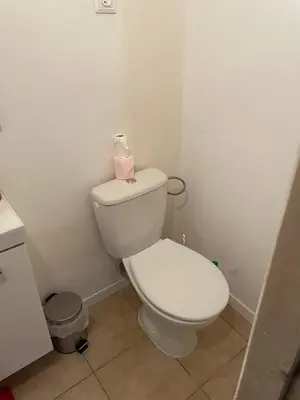 Salle de bains dans l'établissement chambre calme proximité aéroport