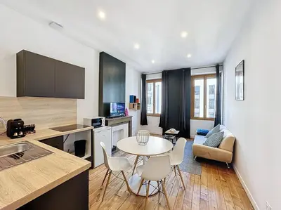 Télévision ou salle de divertissement dans l'établissement My home Lafayette 4
