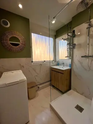 Salle de bains dans l'établissement Chambre privée dans un appartement partagé
