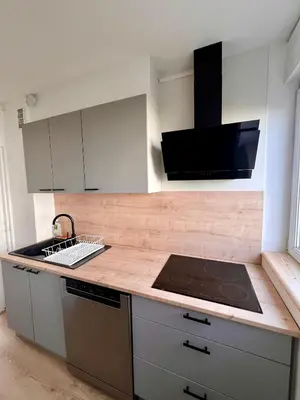 Cuisine ou kitchenette dans l'établissement Chambre privée dans un appartement partagé