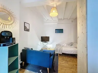 Un ou plusieurs lits dans un hébergement de l'établissement My home auguste comte 1