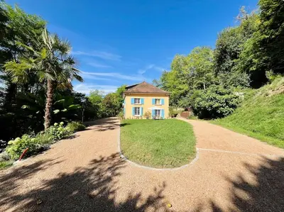 Jardin de l'établissement Villa La Selva avec Jacuzzi et vue panoramique