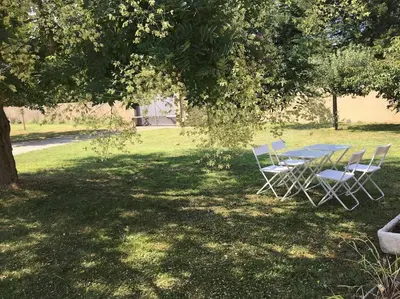 Jardin de l'établissement La Grangeneuve la petite maison