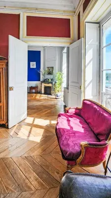 Coin salon dans l'établissement Le Quai Lassagne